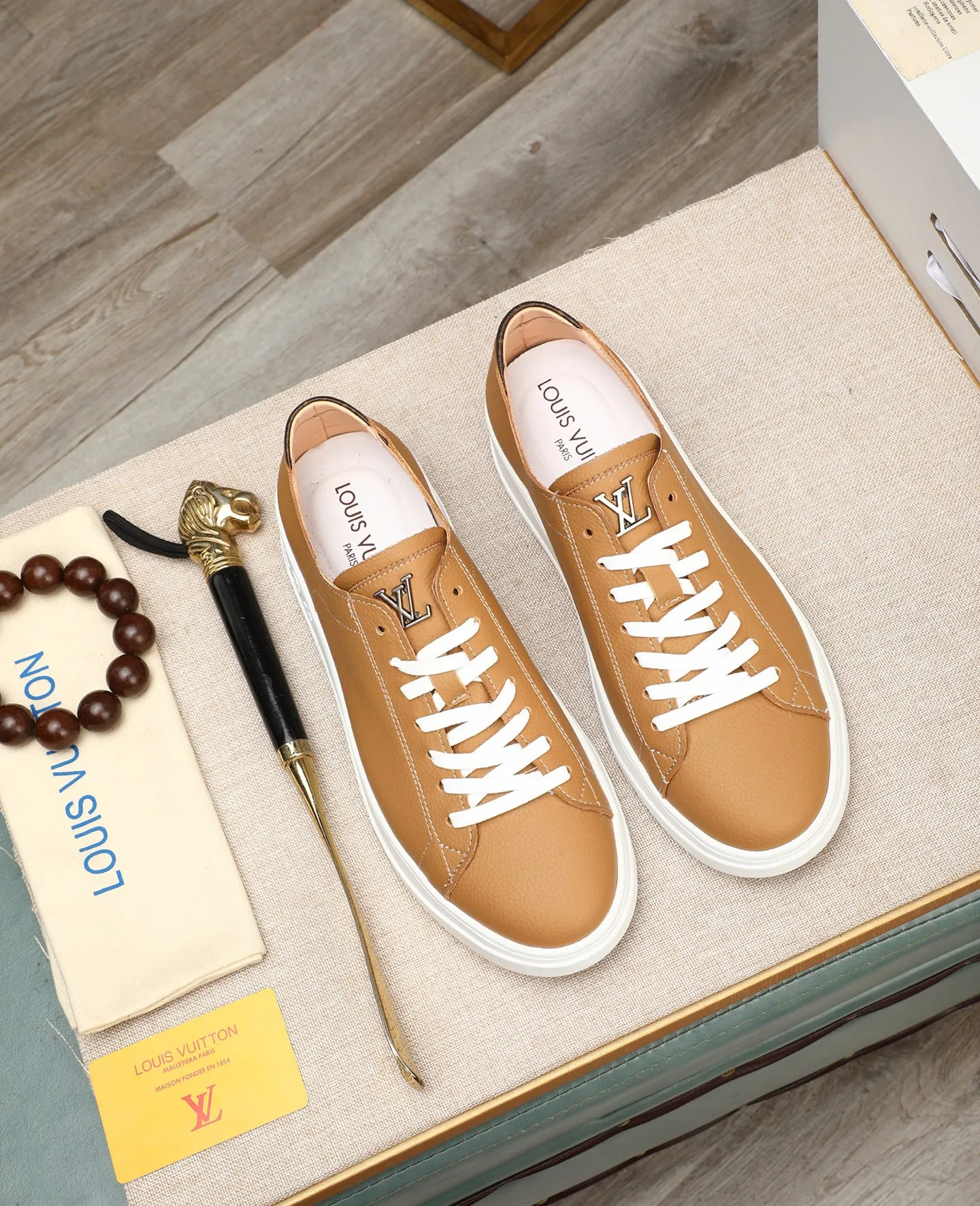 Men's shoes 💰440 📛📛【LOUIS VUITTON】Louis Vuitton official website synchronized new products 👟Milan fashion catwalk style 🇰🇾🇰🇾LV family logo, celebrity style, a must-have for fashionistas ⚠️First-layer calfskin ➕Genuine leather lining ➕Official website original version special outsole 👞Number 38-44
